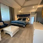 Face Villa